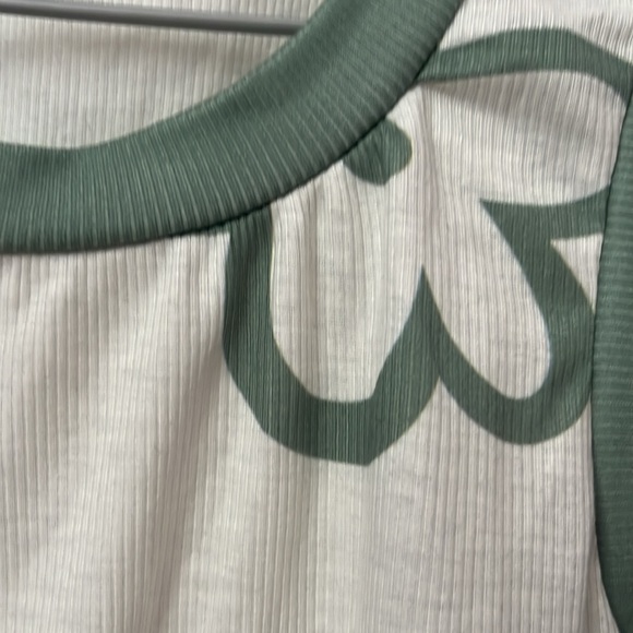 SHEIN crop top - Picture 2 of 2